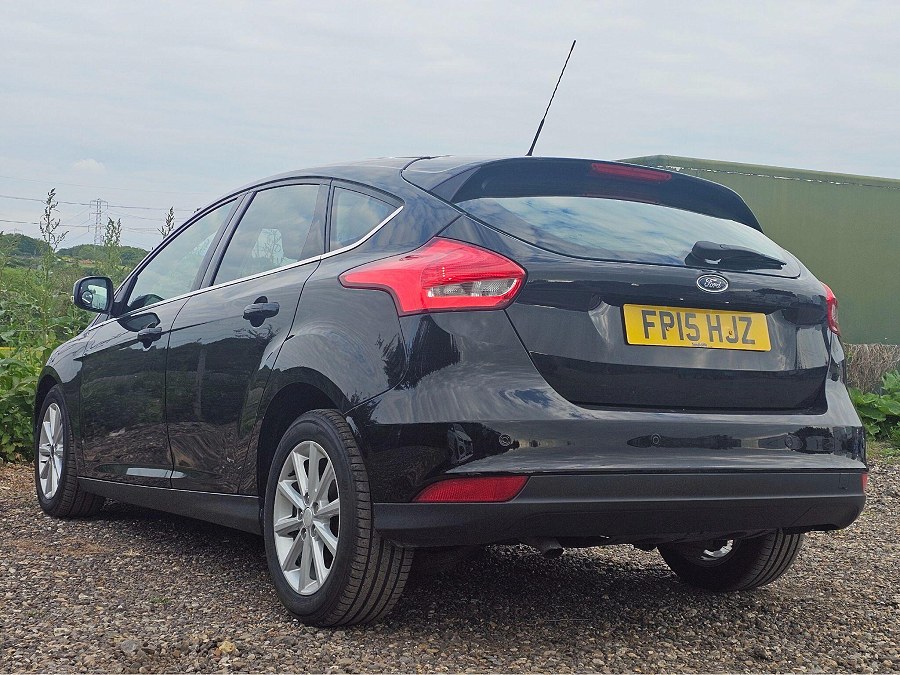 2015 Ford Focus photo 14