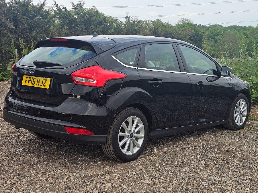 2015 Ford Focus photo 11