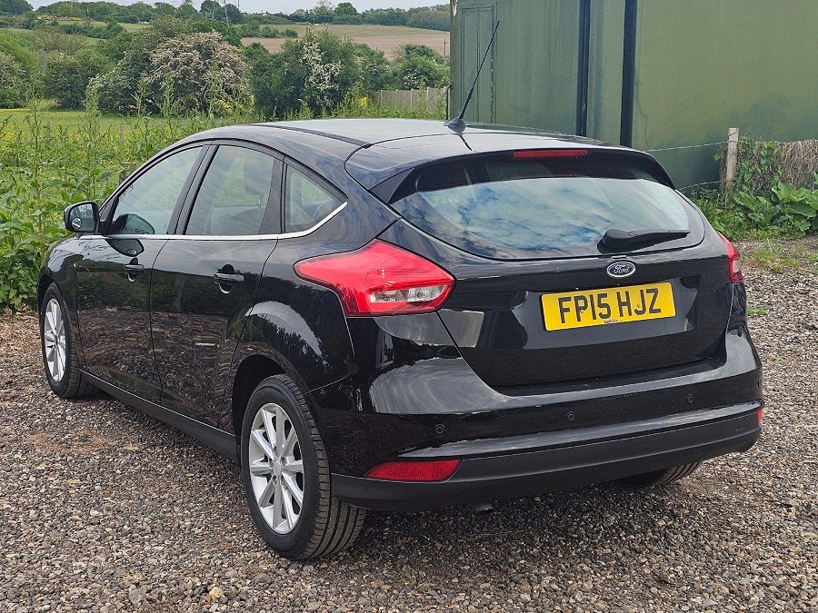 2015 Ford Focus photo 3