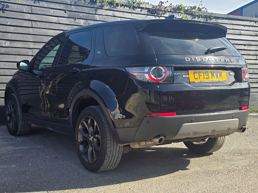 2019 Land Rover Discovery Sport photo 3