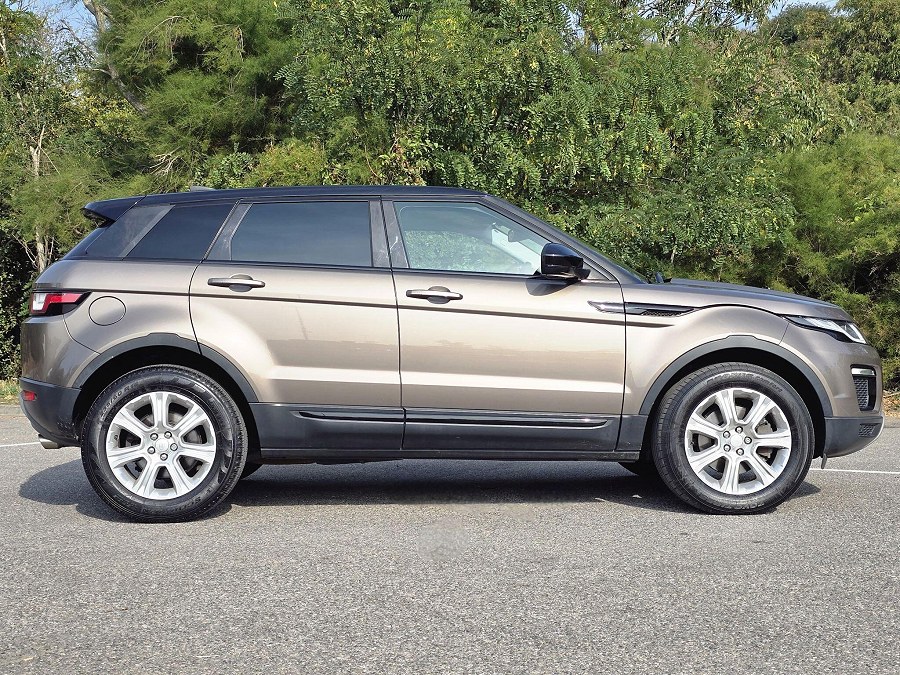 2017 Land Rover Range Rover Evoque photo 9
