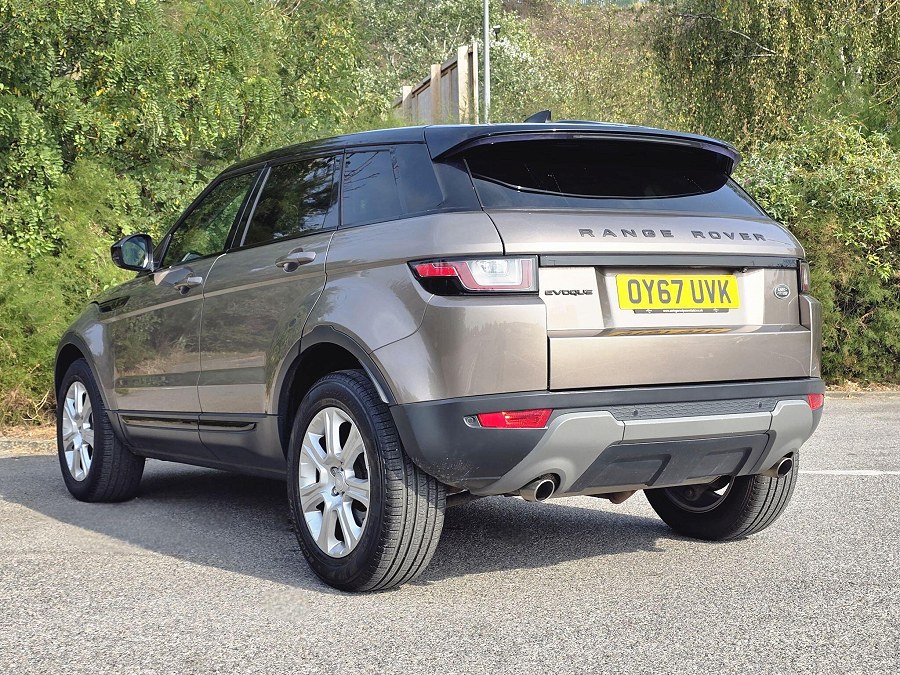 2017 Land Rover Range Rover Evoque photo 3
