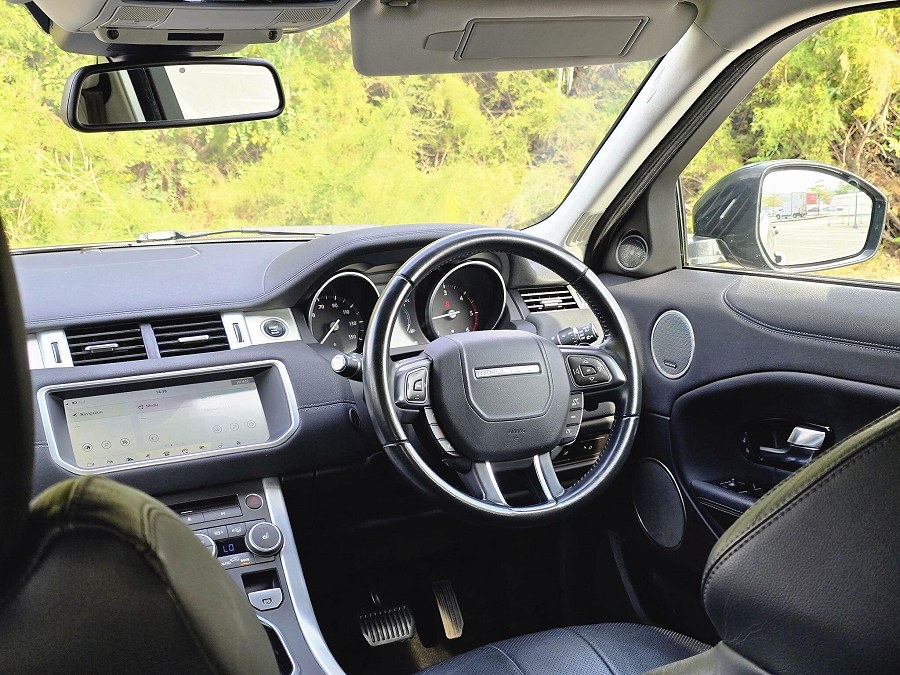 Land Rover Range Rover Evoque photo 2