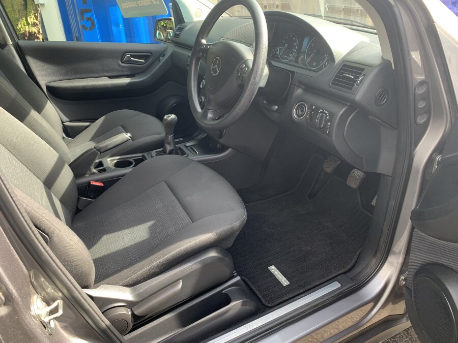 2011 Mercedes-Benz A Class photo 8