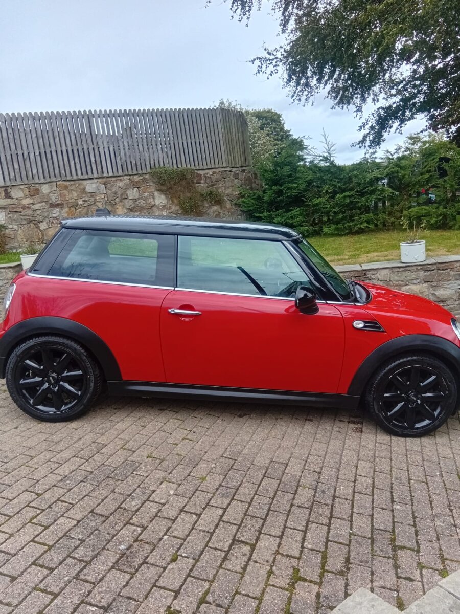 2011 MINI Hatch photo 6