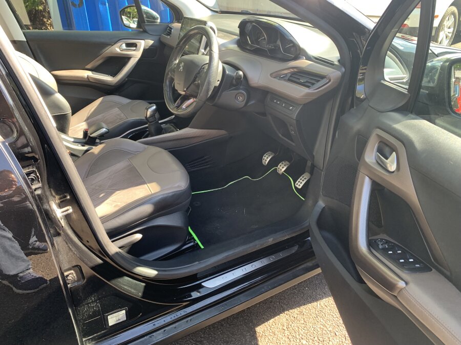 2013 Peugeot 2008 photo 9