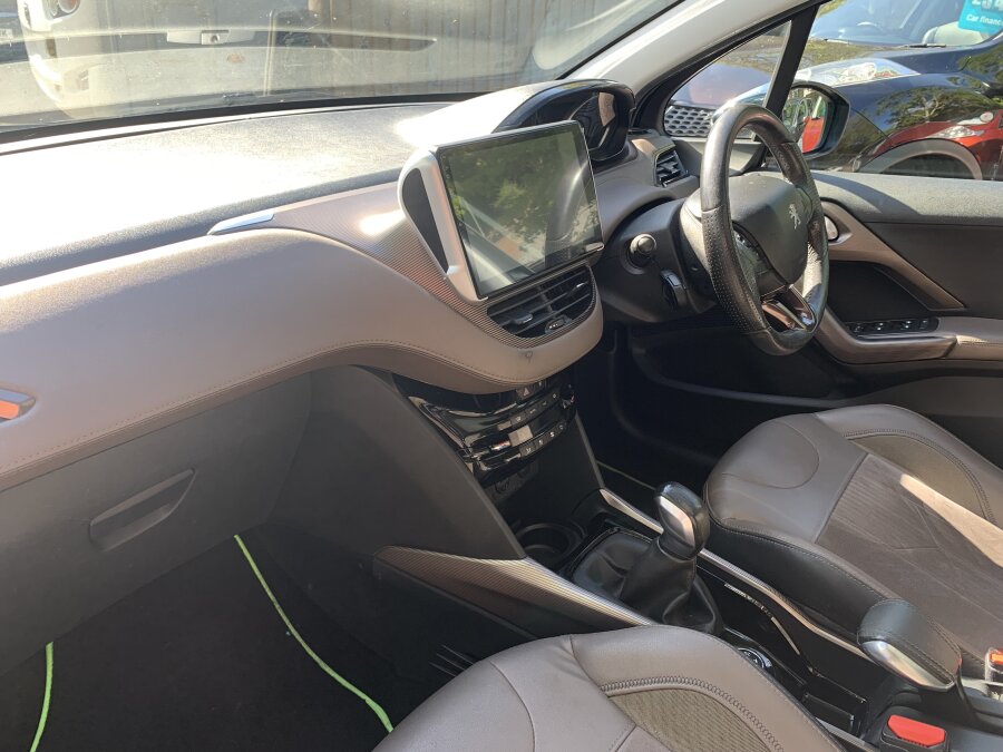2013 Peugeot 2008 photo 10