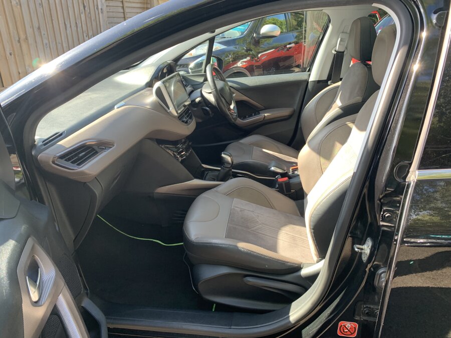 2013 Peugeot 2008 photo 11