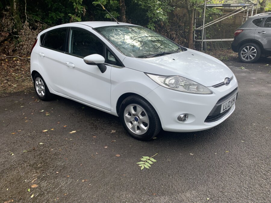 2012 Ford Fiesta photo 3