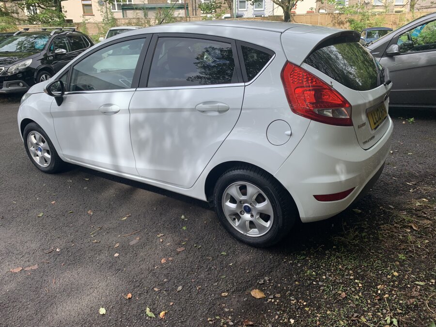 2012 Ford Fiesta photo 5