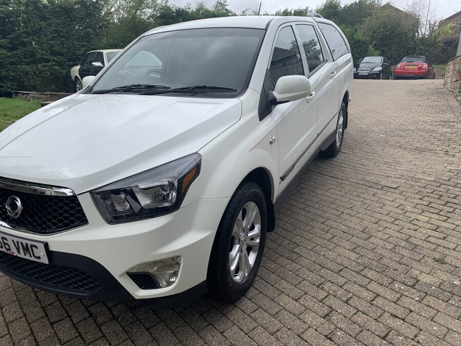 2016 SsangYong Korando Sports photo 3