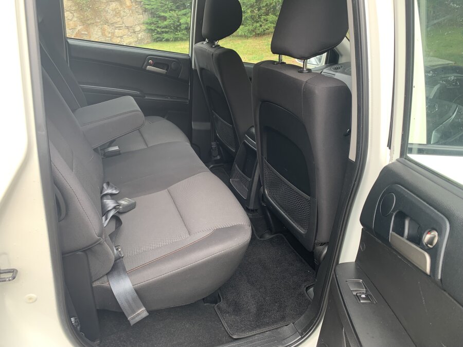2016 SsangYong Korando Sports photo 12