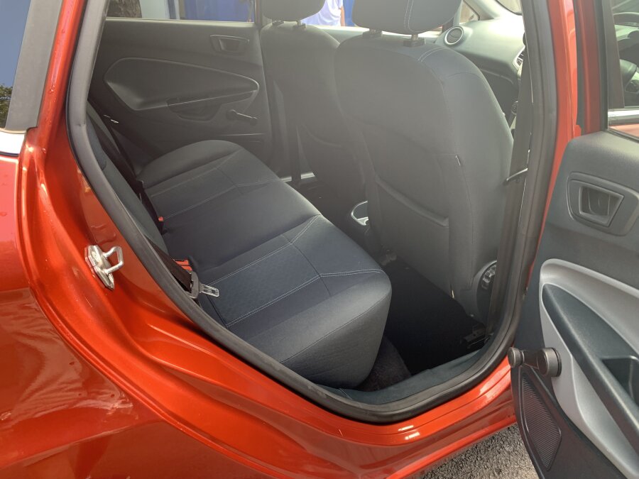 2009 Ford Fiesta photo 9
