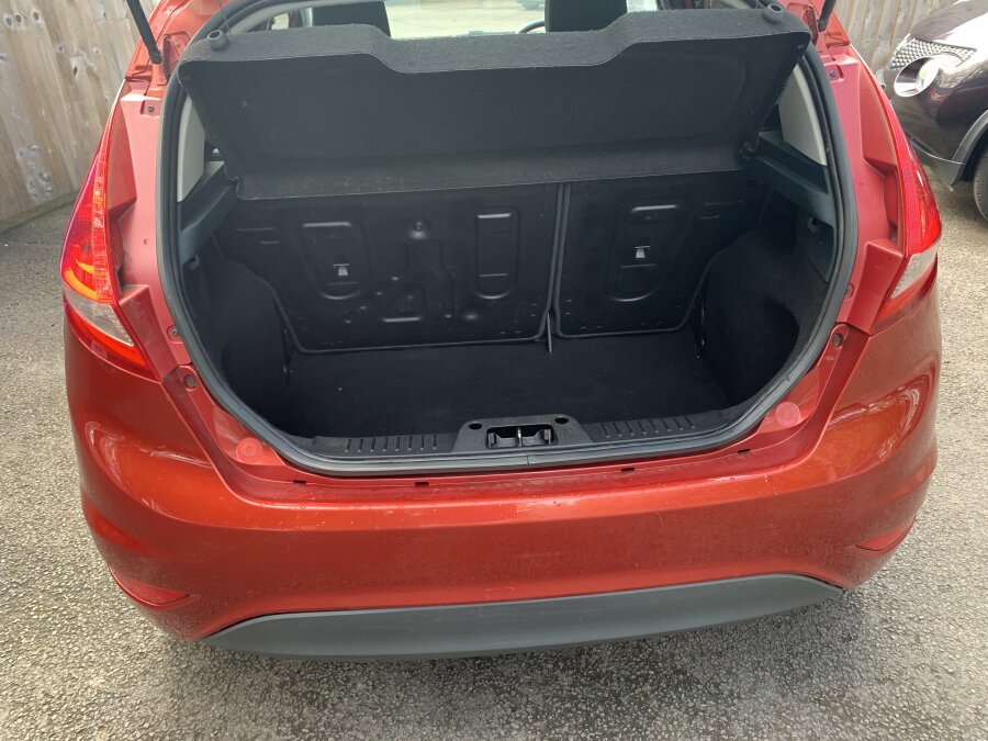 2009 Ford Fiesta photo 11