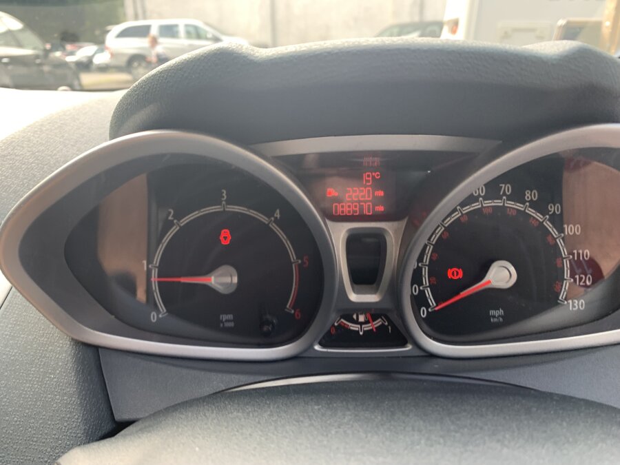2009 Ford Fiesta photo 13