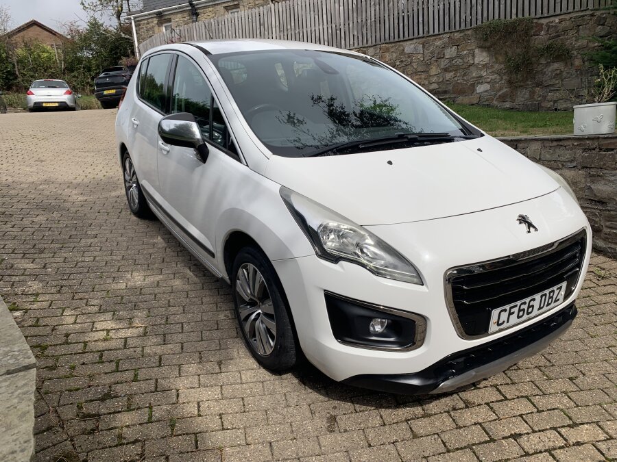 Peugeot 3008 photo 2