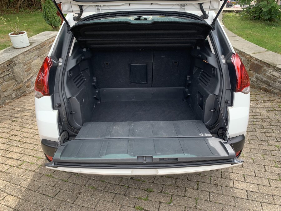 2017 Peugeot 3008 photo 11