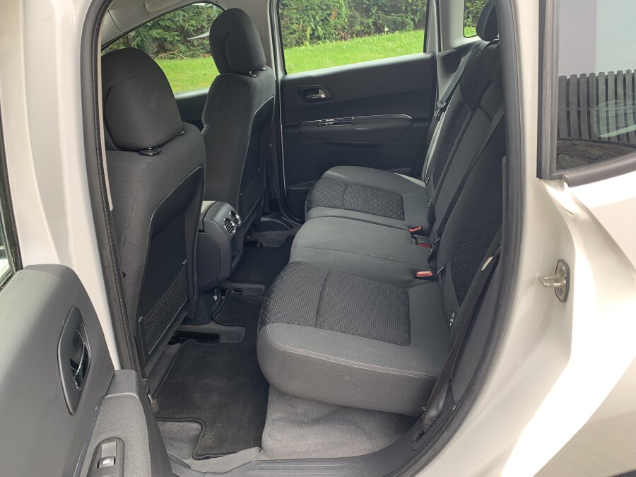 2017 Peugeot 3008 photo 13