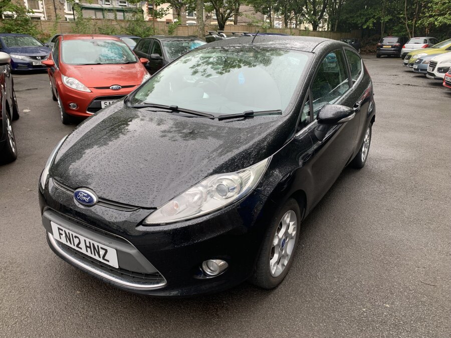 Ford Fiesta photo 2