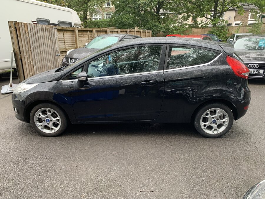 2012 Ford Fiesta photo 5