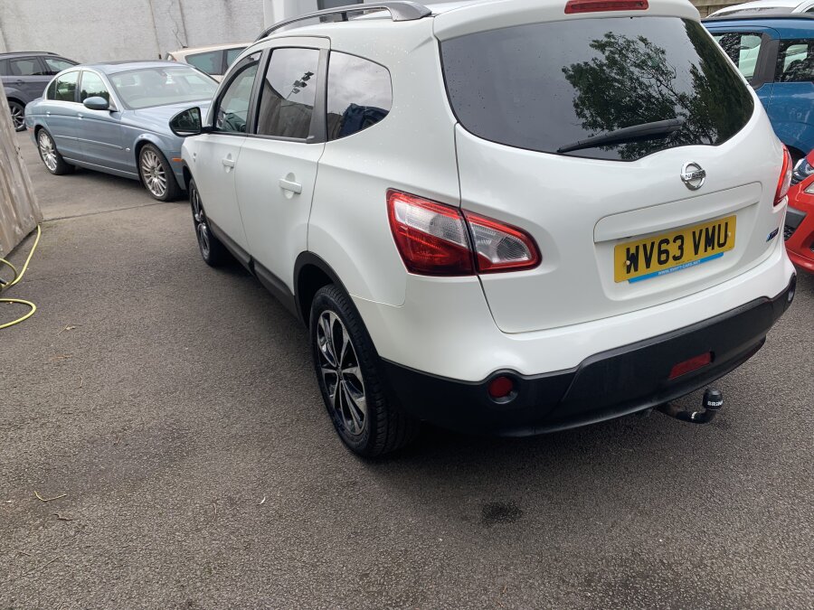 2013 Nissan Qashqai+2 photo 4