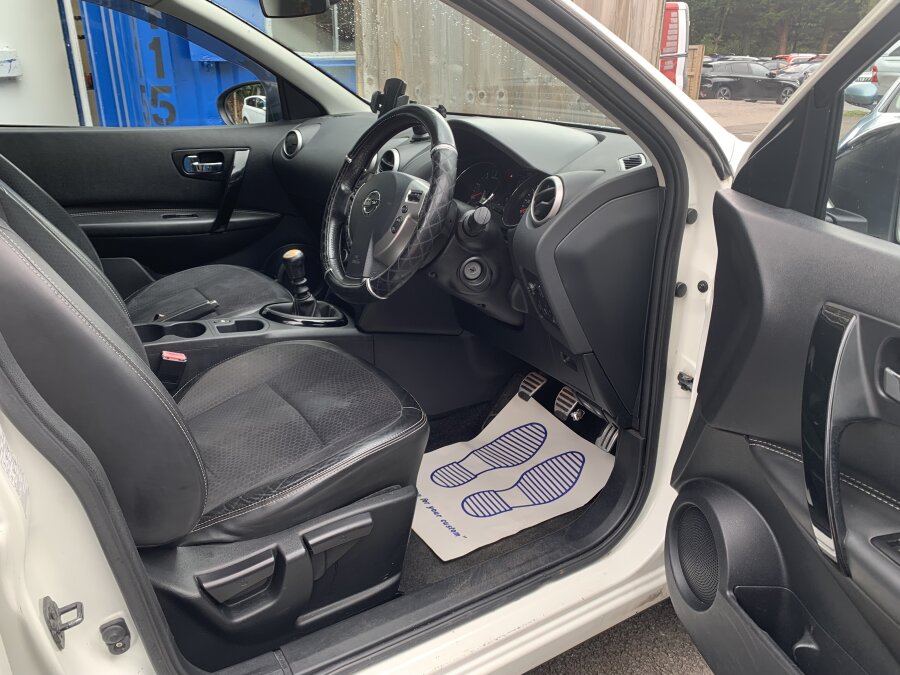 2013 Nissan Qashqai+2 photo 14