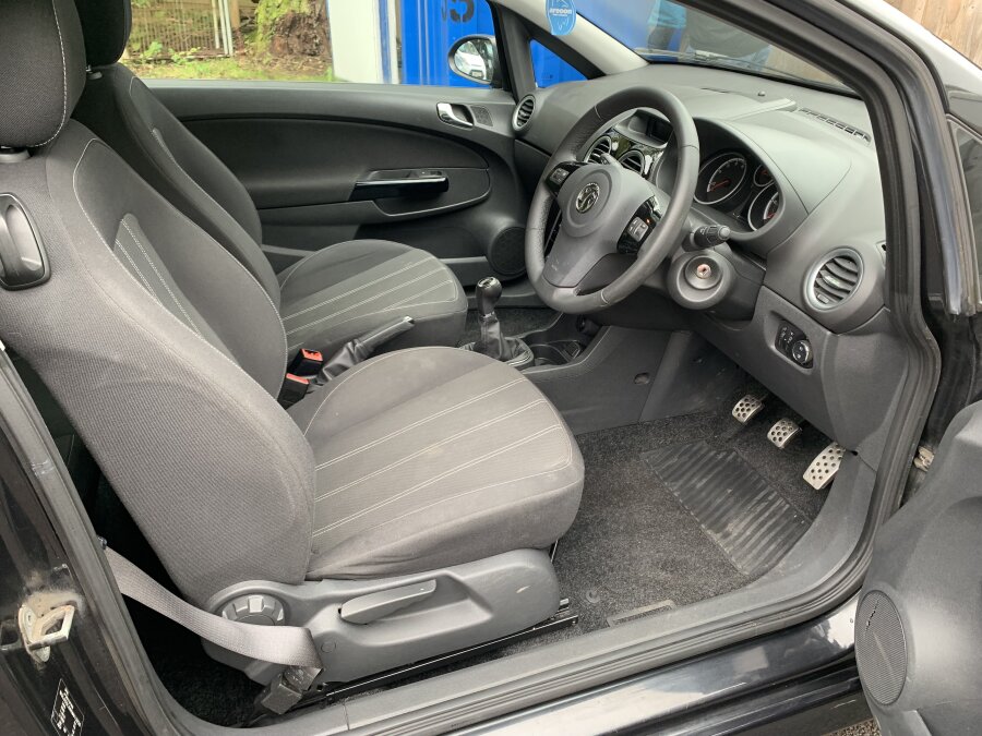 2013 Vauxhall Corsa photo 10
