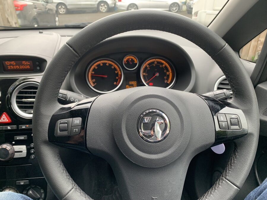 2013 Vauxhall Corsa photo 14