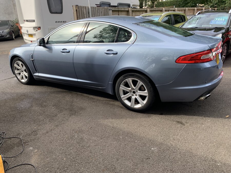 2009 Jaguar XF photo 6