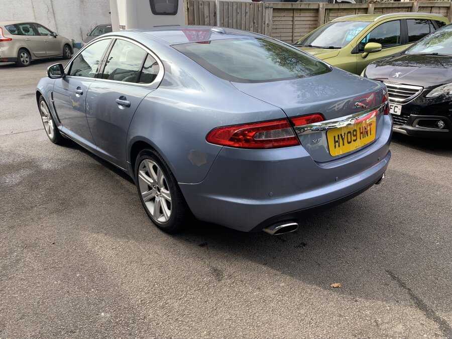 2009 Jaguar XF photo 7