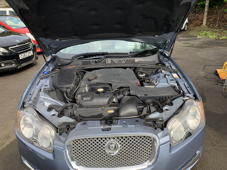 2009 Jaguar XF photo 8