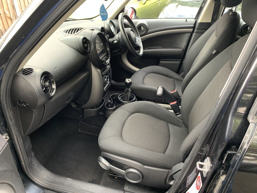 2013 MINI Countryman photo 13