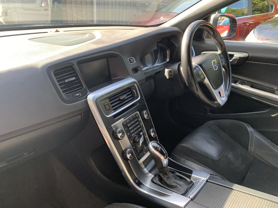 2015 Volvo V60 photo 10