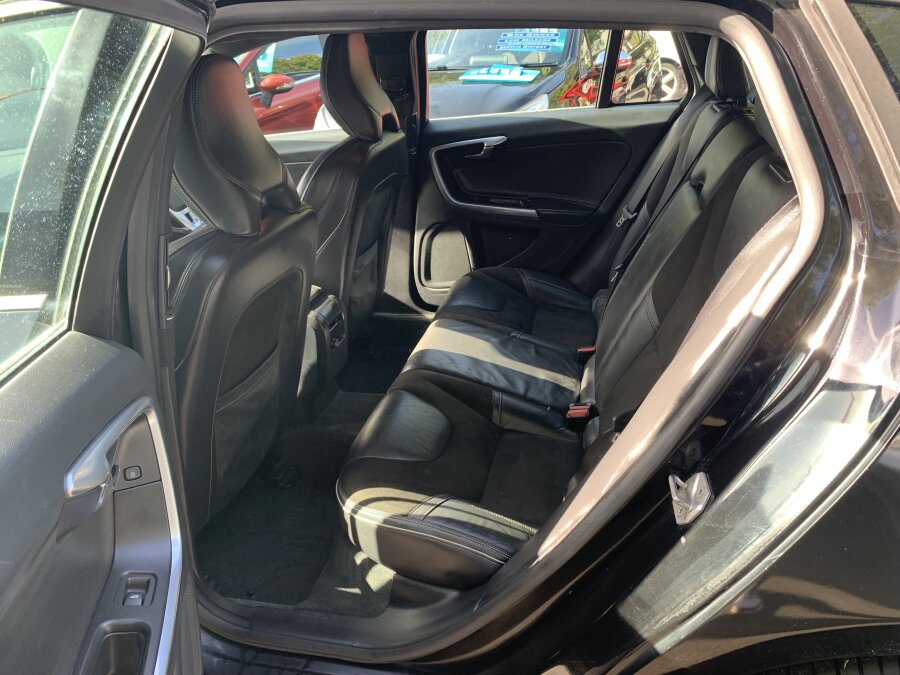 2015 Volvo V60 photo 12