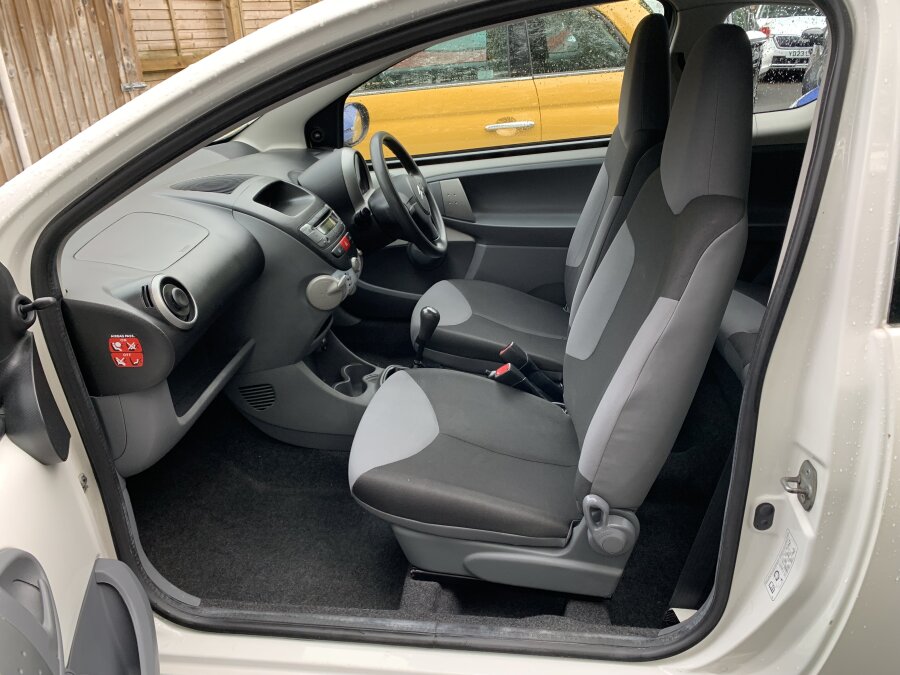 2011 Citroen C1 photo 10