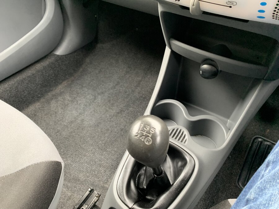 2011 Citroen C1 photo 12