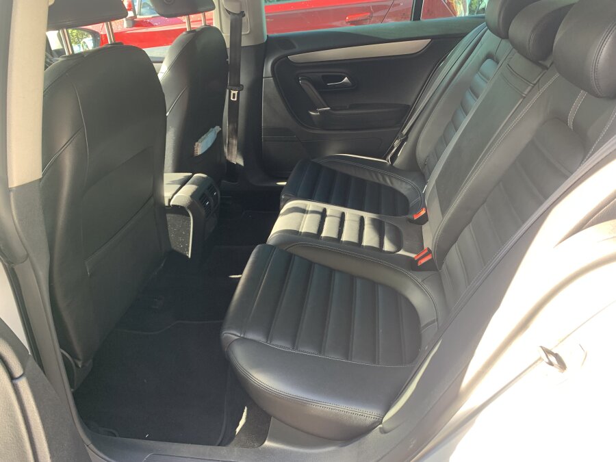 2011 Volkswagen CC photo 12