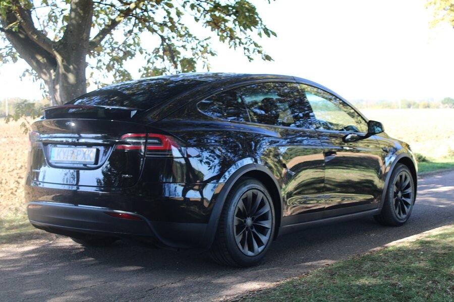 Vehicle photo 4