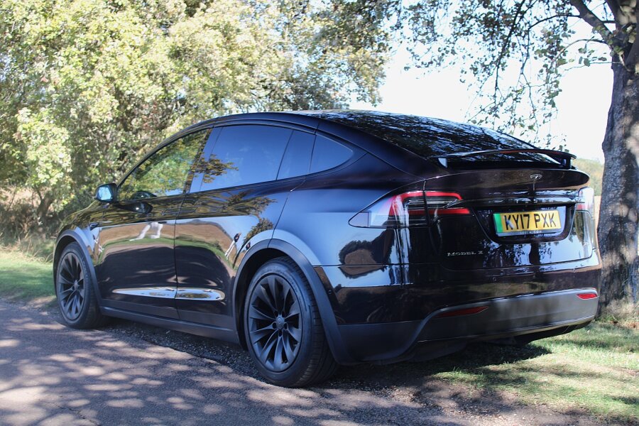 Vehicle photo 9