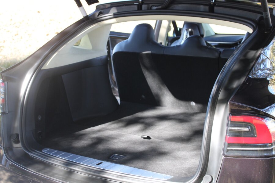 Vehicle photo 17