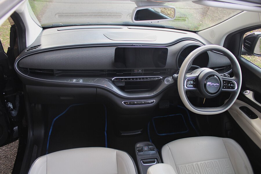 Vehicle photo 11