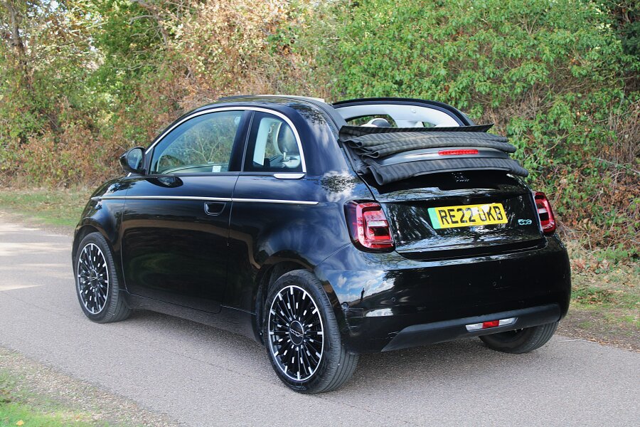 Vehicle photo 6