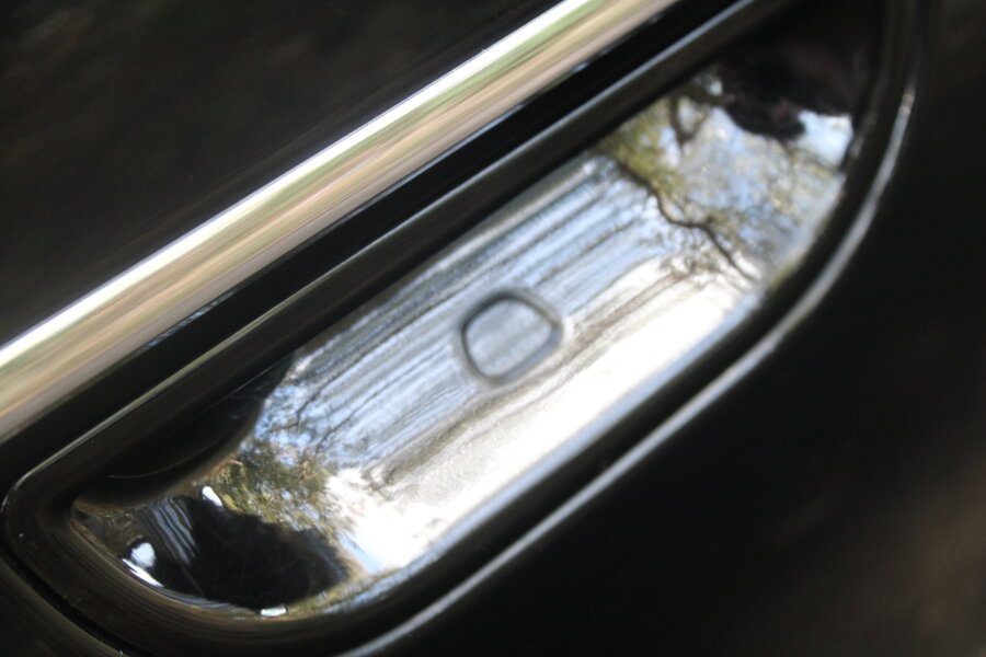 Vehicle photo 25