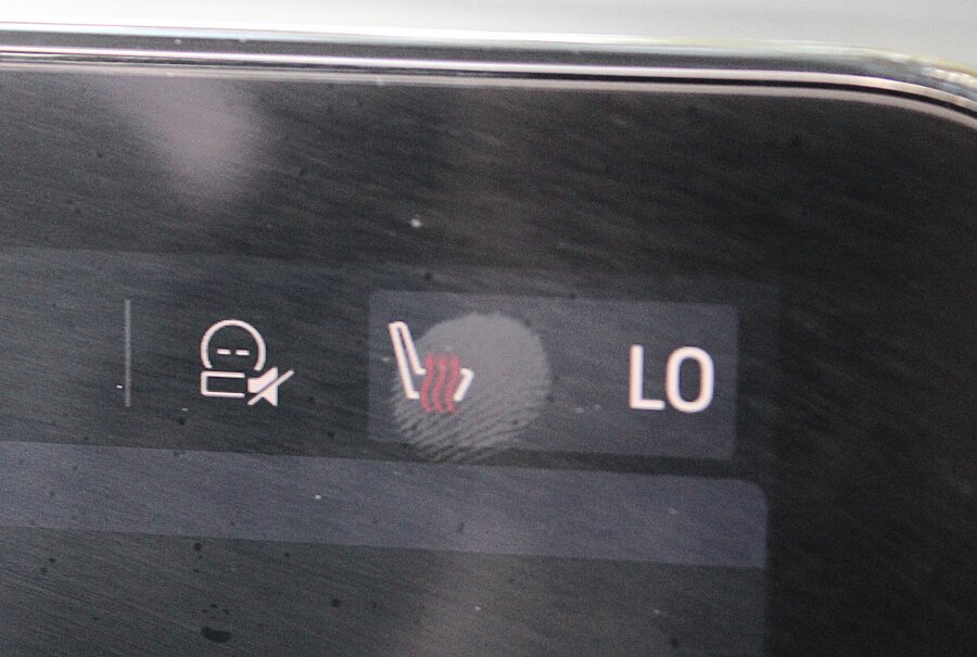 Vehicle photo 30