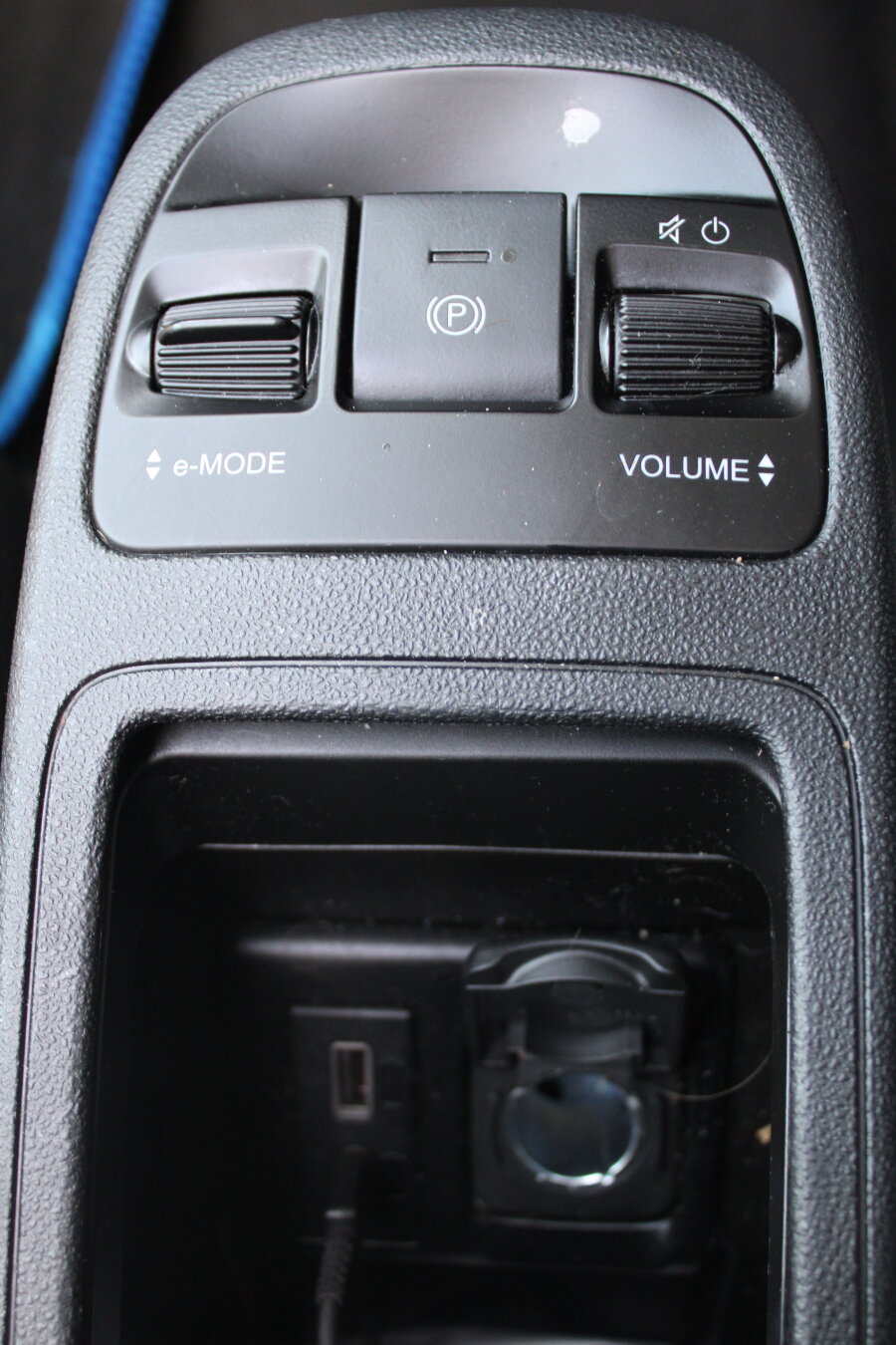 Vehicle photo 34