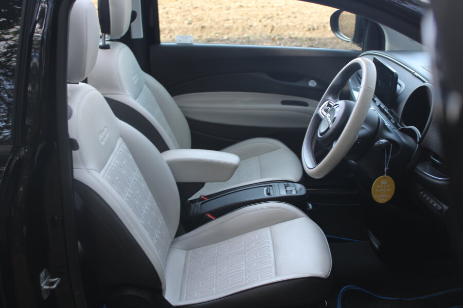 Vehicle photo 15