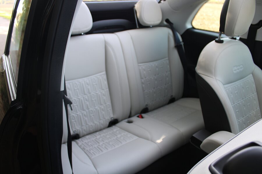 Vehicle photo 17