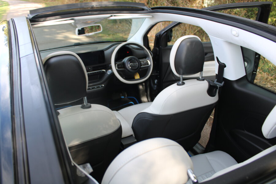Vehicle photo 19