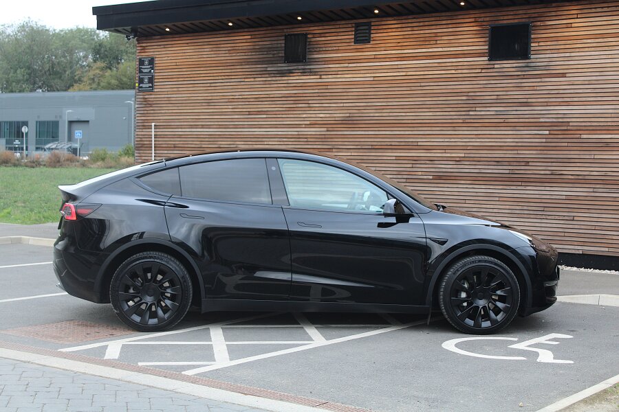 Vehicle photo 4