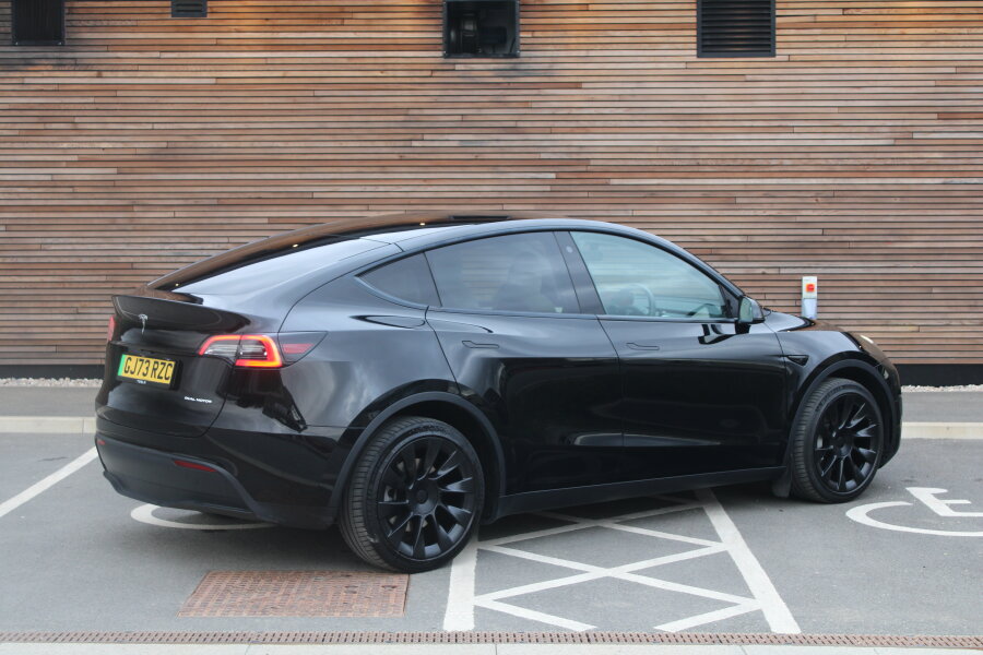 Vehicle photo 6